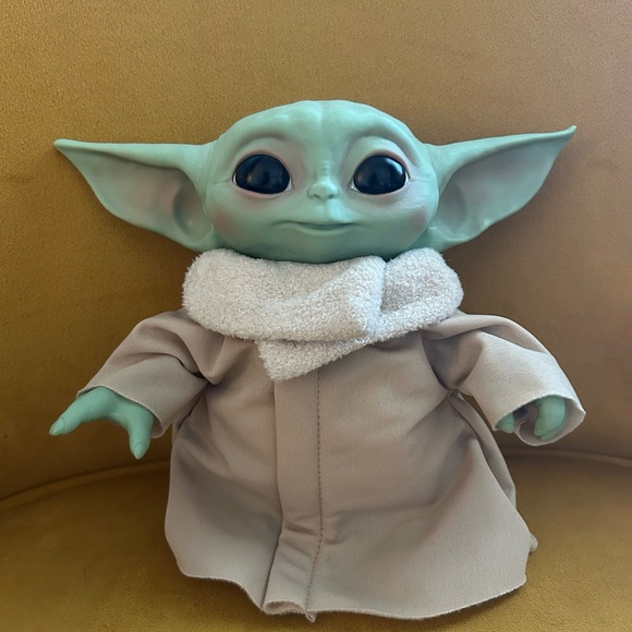 Baby Yoda Plush Toy with Frog Companion - Picture 6 of 9